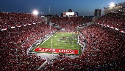 爱游戏-《高校电竞专业逐步落地，培养多元化专业人才》，高校电竞产业链