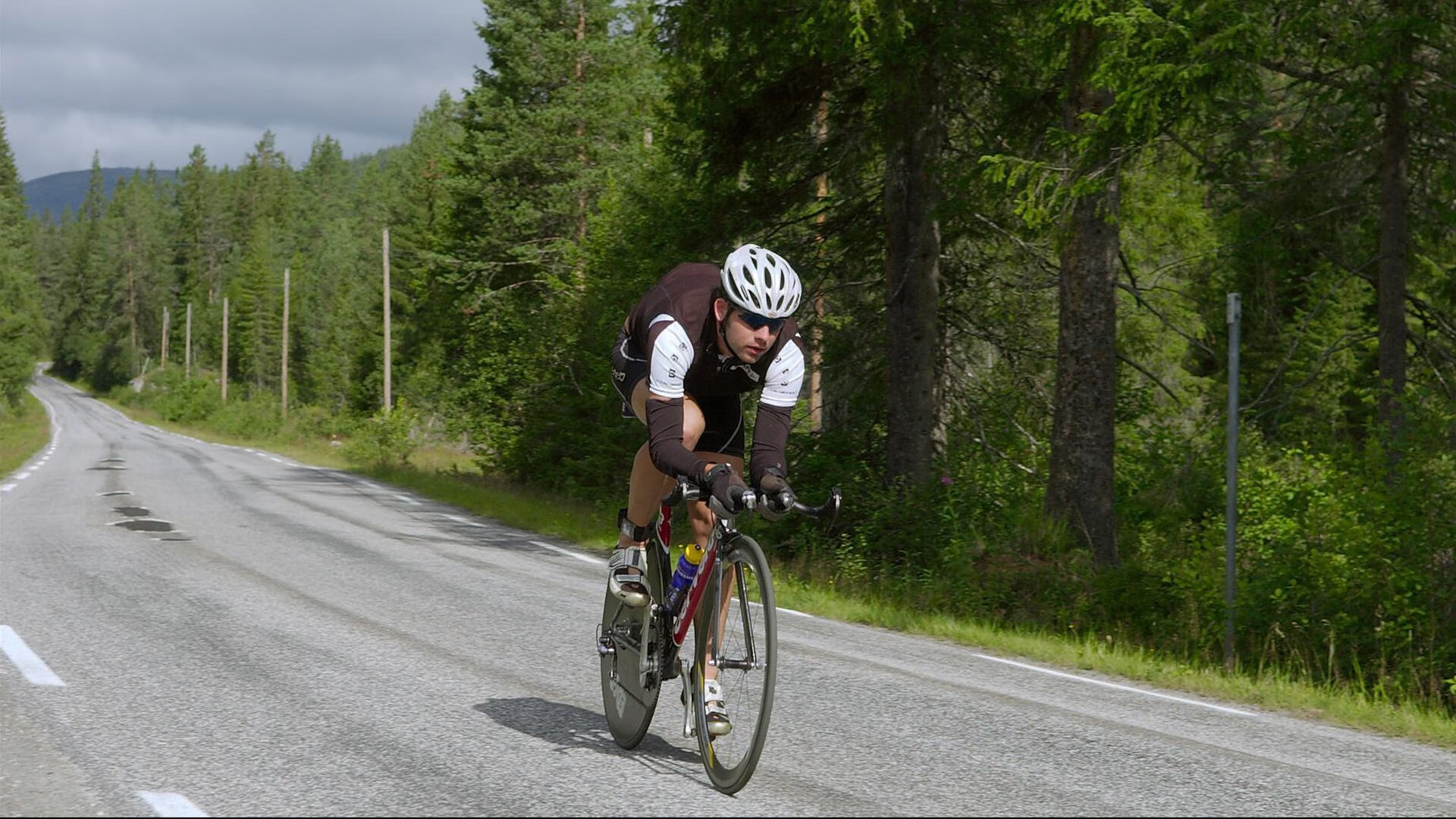特色篮球交流赛在多国举行，推动中国体育“走出去”战略落实，篮球特色项目